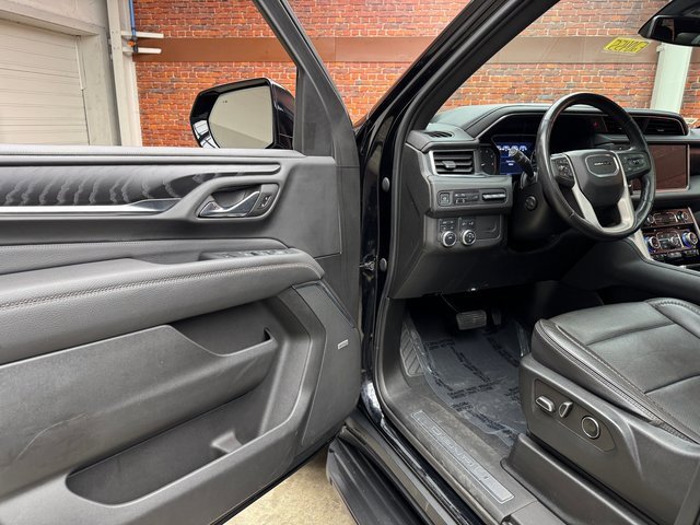 Used 2021 GMC Yukon Denali image 9