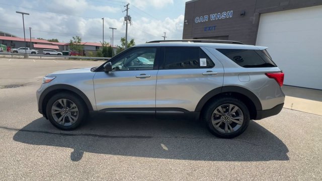 Certified 2024 Ford Explorer XLT w/ Equipment Group 202A AWD/4WD image 6