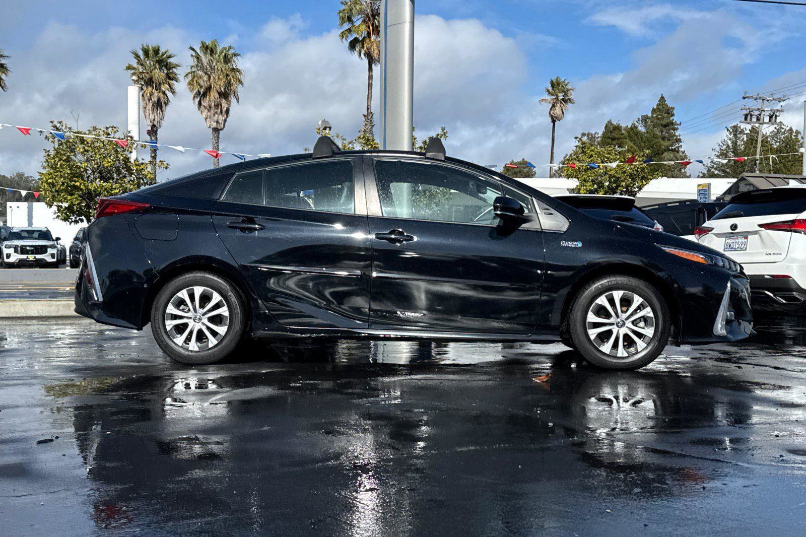 Used 2022 Toyota Prius Prime Limited image 6