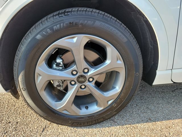 Certified 2024 Ford Escape ST-Line w/ Tech Pack #1 AWD/4WD image 9