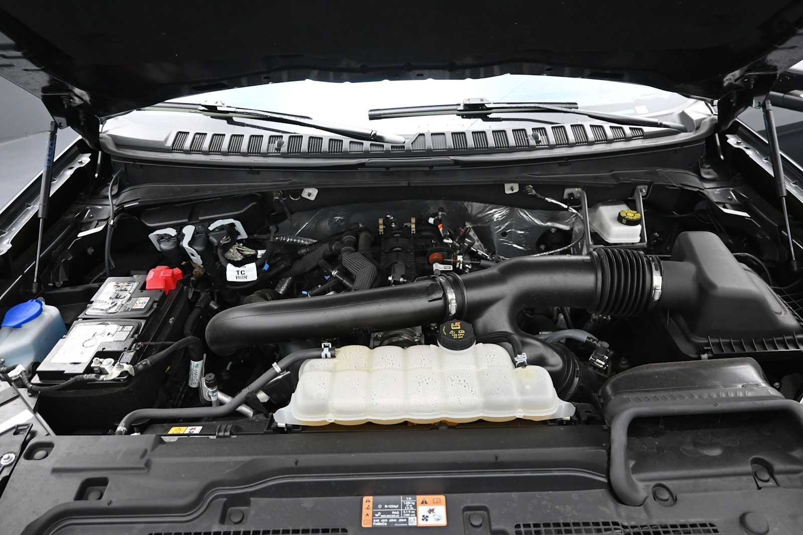 Certified 2025 Ford Expedition Platinum w/ Stealth Appearance Package AWD/4WD image 22