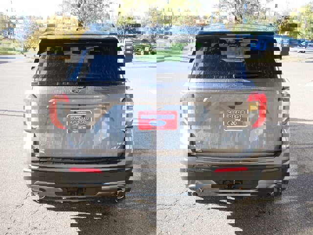Certified 2023 Ford Explorer XLT w/ Equipment Group 202A image 4