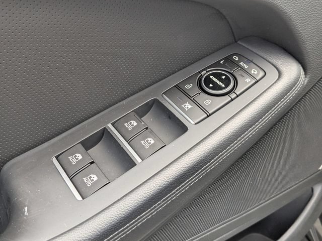 Used 2017 Genesis G80 3.8 w/ Option Group 02 RWD image 10