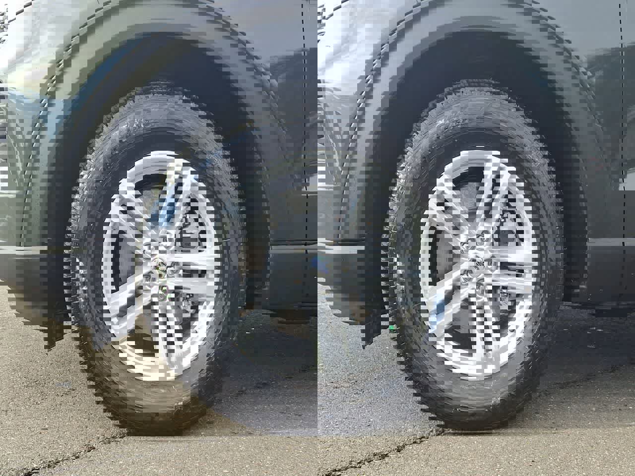 Certified 2024 Ford Explorer XLT image 29