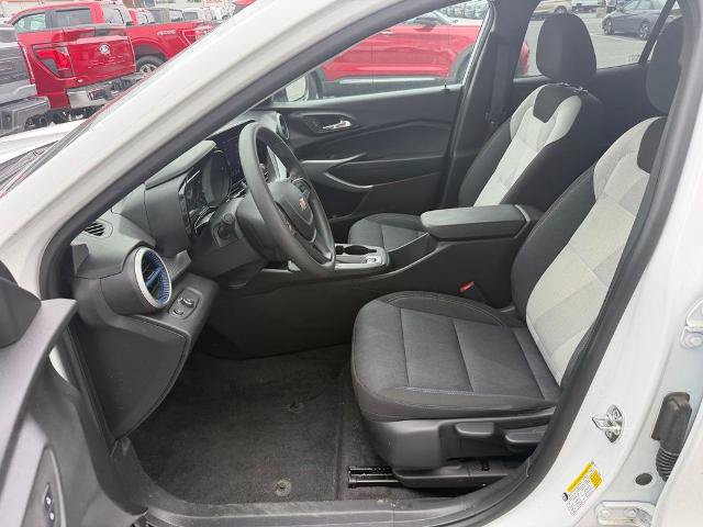 Used 2025 Chevrolet Trax LS w/ LS Convenience Package FWD image 11