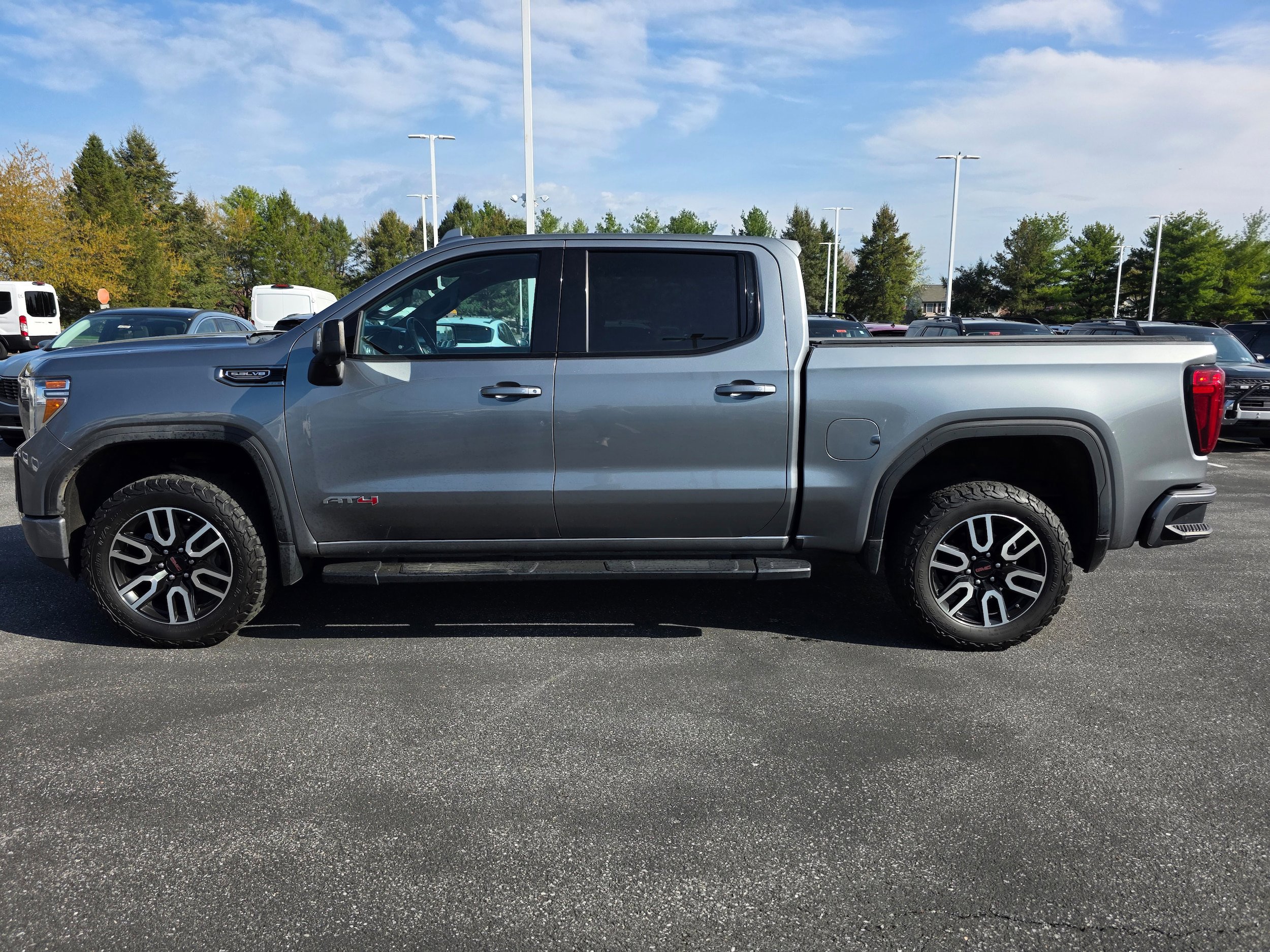 Used 2020 GMC Sierra 1500 AT4 w/ AT4 Premium Package AWD/4WD image 2