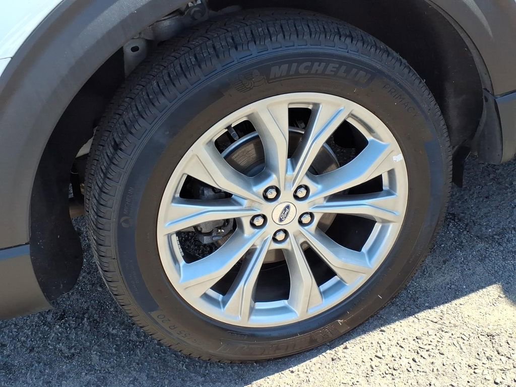 Certified 2023 Ford Explorer XLT w/ Equipment Group 202A image 7