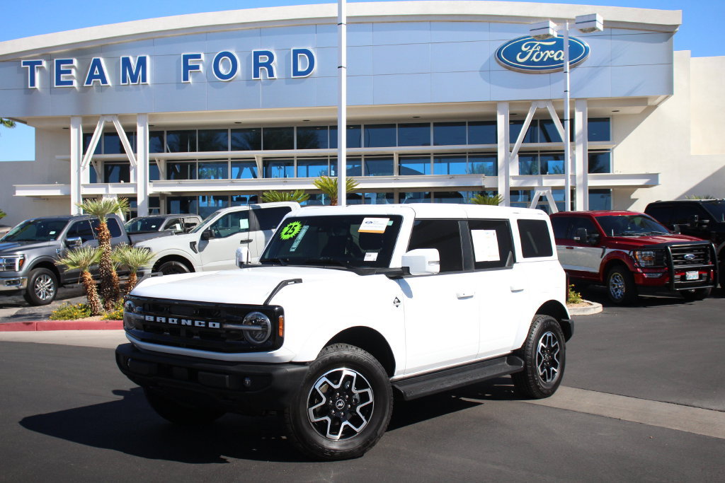 Certified 2025 Ford Bronco Outer Banks AWD/4WD image 2