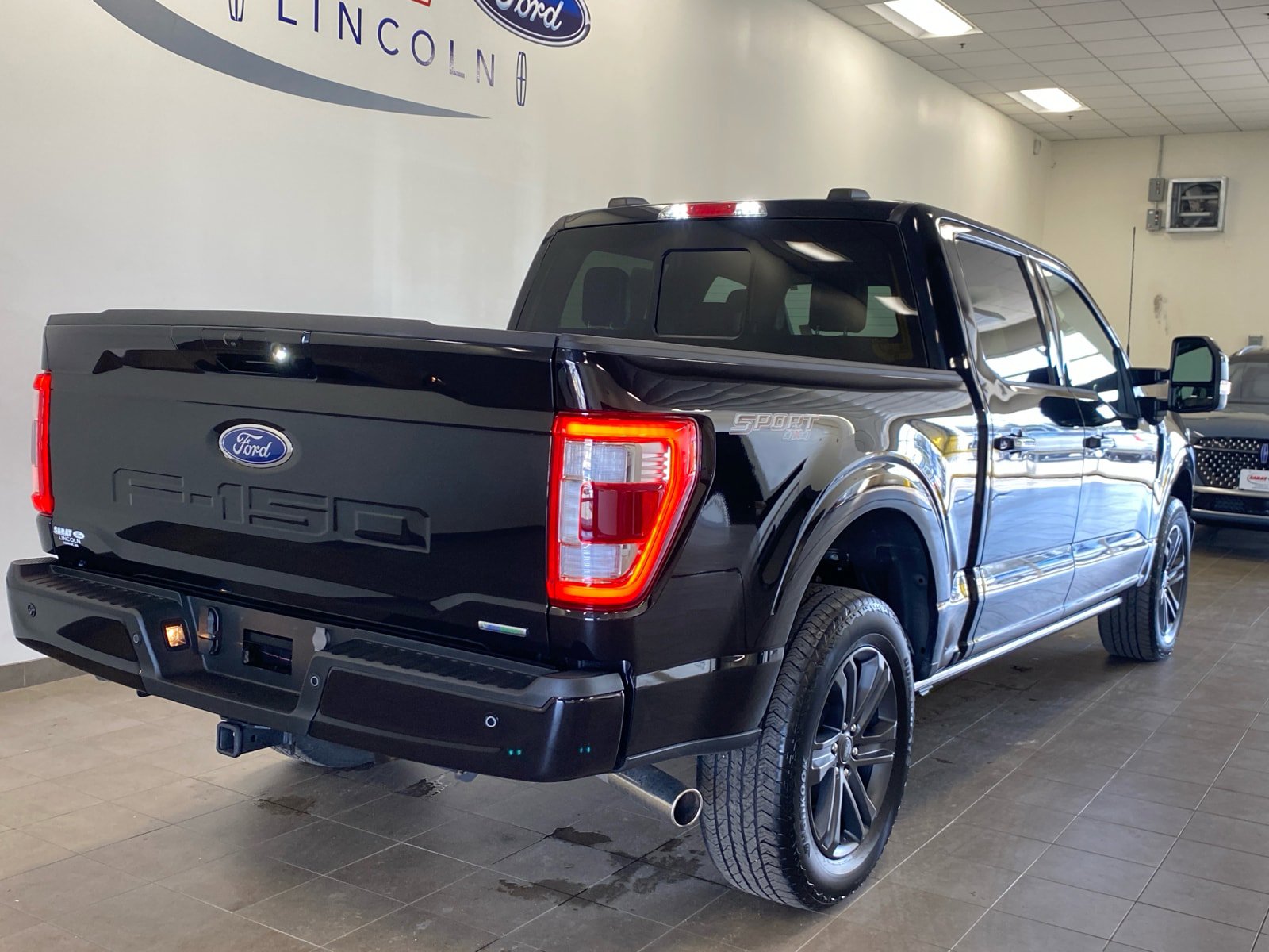 Certified 2023 Ford F150 Lariat w/ Equipment Group 502A High AWD/4WD image 7