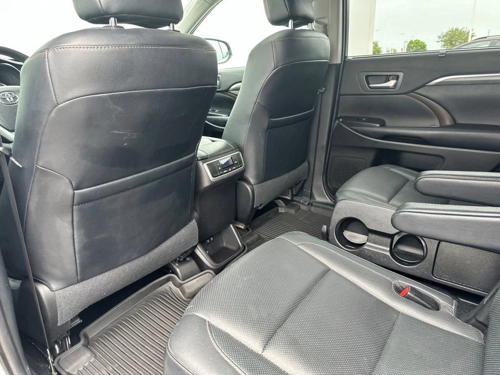 Used 2019 Toyota Highlander Limited AWD/4WD image 19