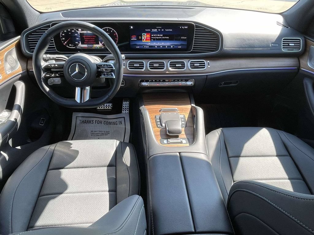Used 2025 Mercedes-Benz GLS 450 4MATIC image 11