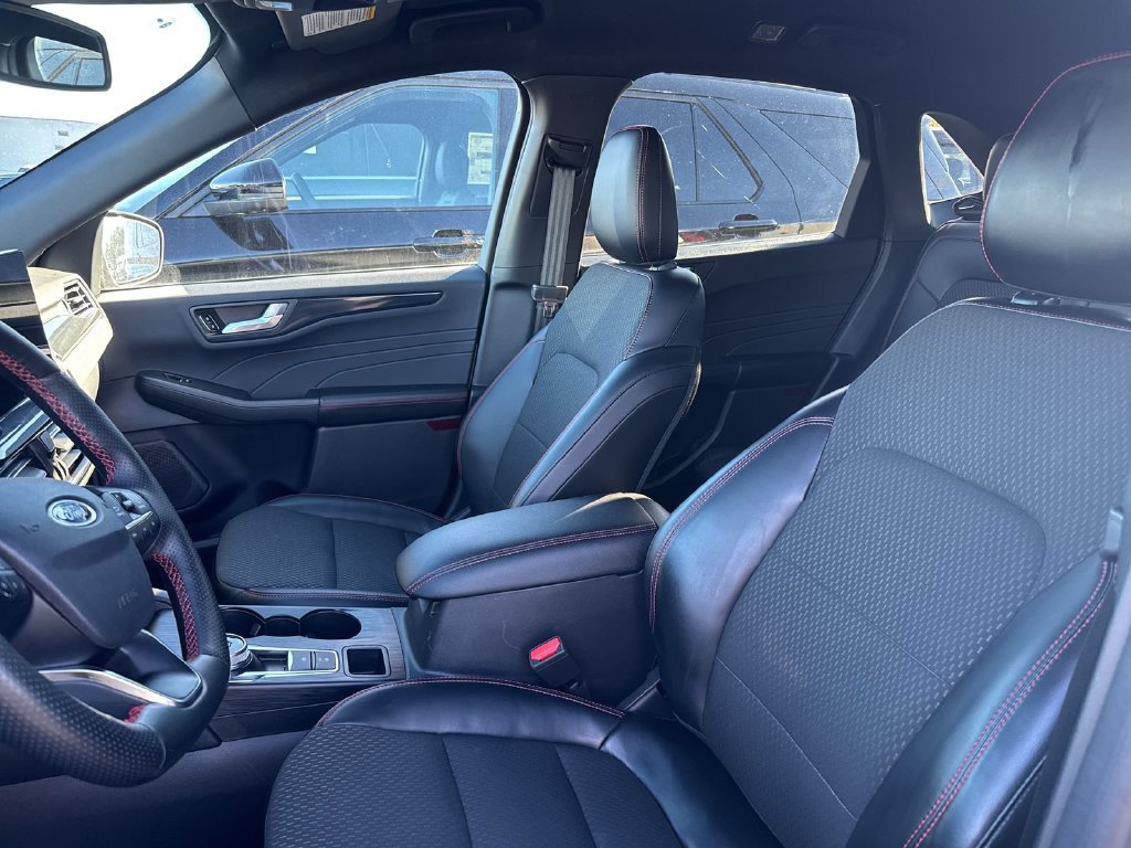 Certified 2024 Ford Escape ST-Line Elite AWD/4WD image 17