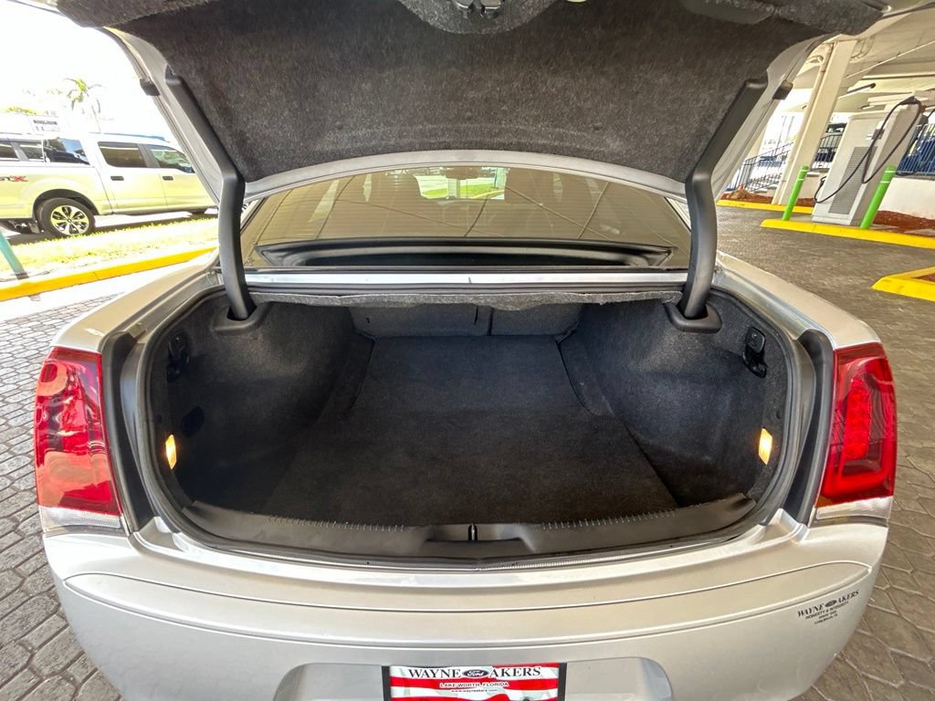 Used 2021 Chrysler 300 Touring w/ Sport Appearance Package RWD image 29