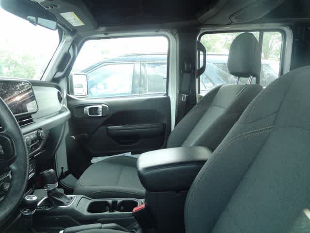 Used 2024 Jeep Gladiator Sport AWD/4WD image 8
