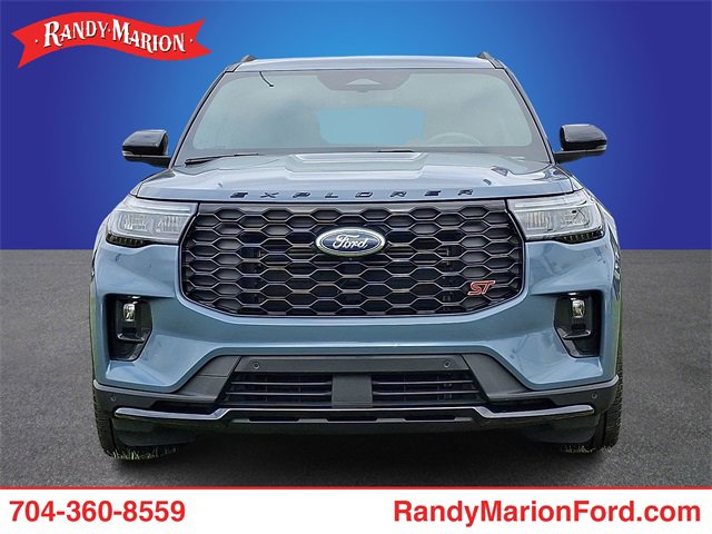 Certified 2025 Ford Explorer ST image 2