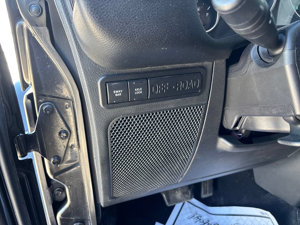Used 2017 Jeep Wrangler Unlimited Rubicon w/ Max Tow Package AWD/4WD image 16