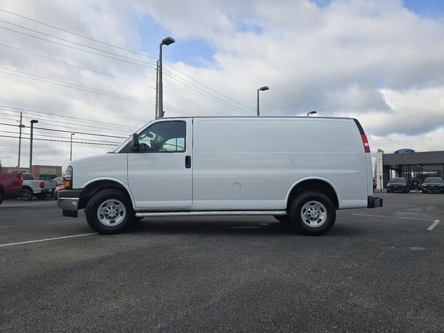 Used 2024 Chevrolet Express 2500 w/ Driver Convenience Package image 9