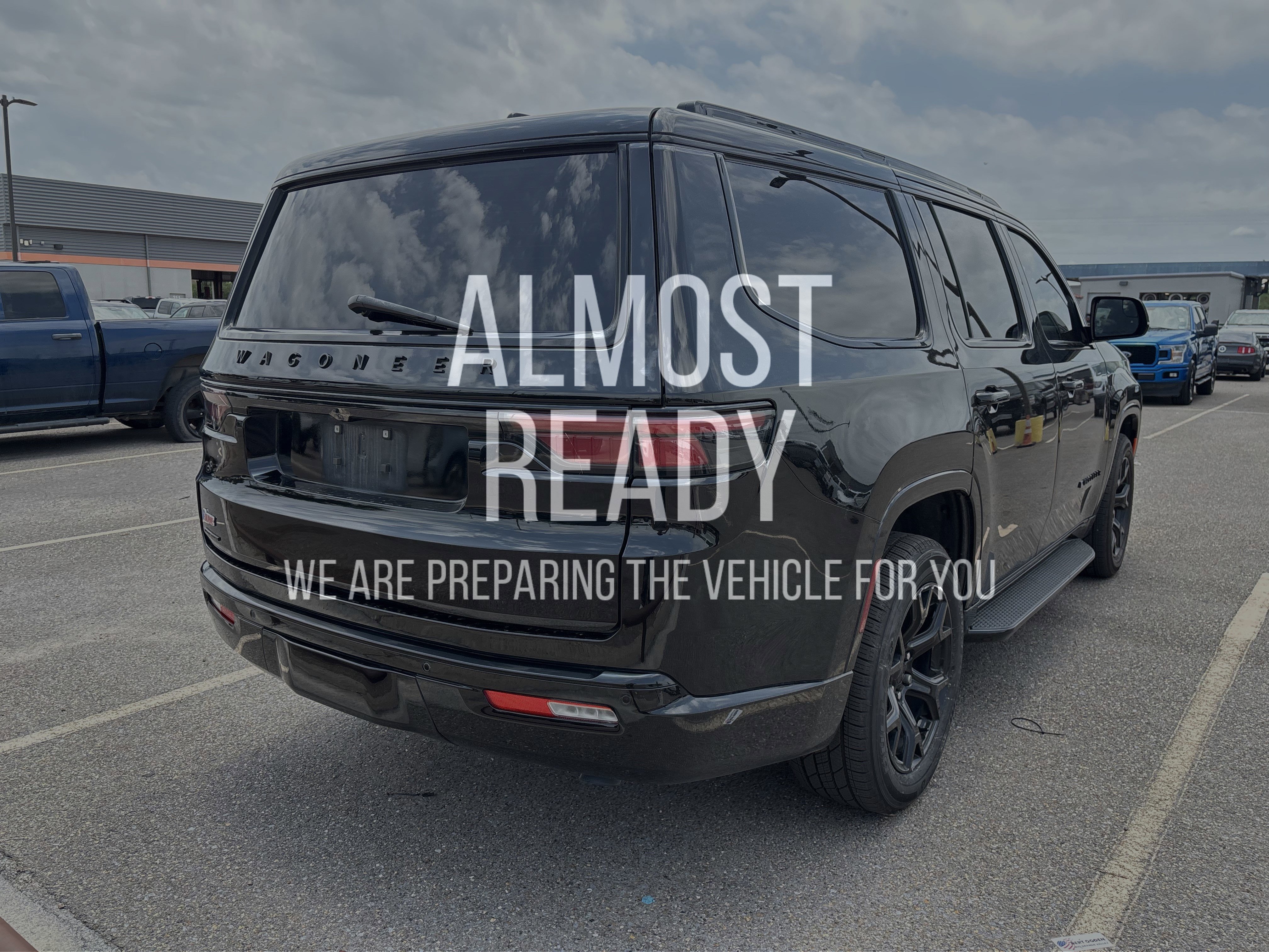 Used 2023 Jeep Wagoneer Series II AWD/4WD image 4