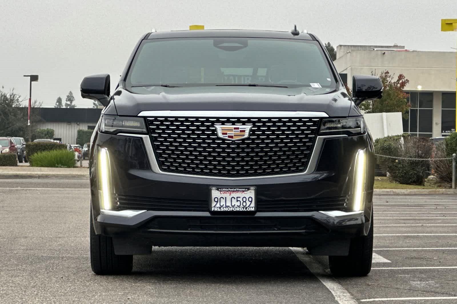 Used 2022 Cadillac Escalade Premium Luxury image 11