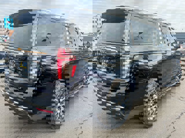 Used 2021 Chevrolet Suburban LT image 6