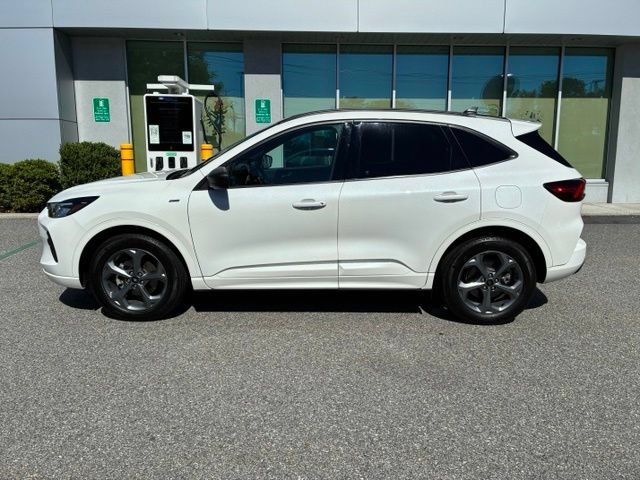 Certified 2023 Ford Escape ST-Line w/ Tech Pack #1 AWD/4WD image 8