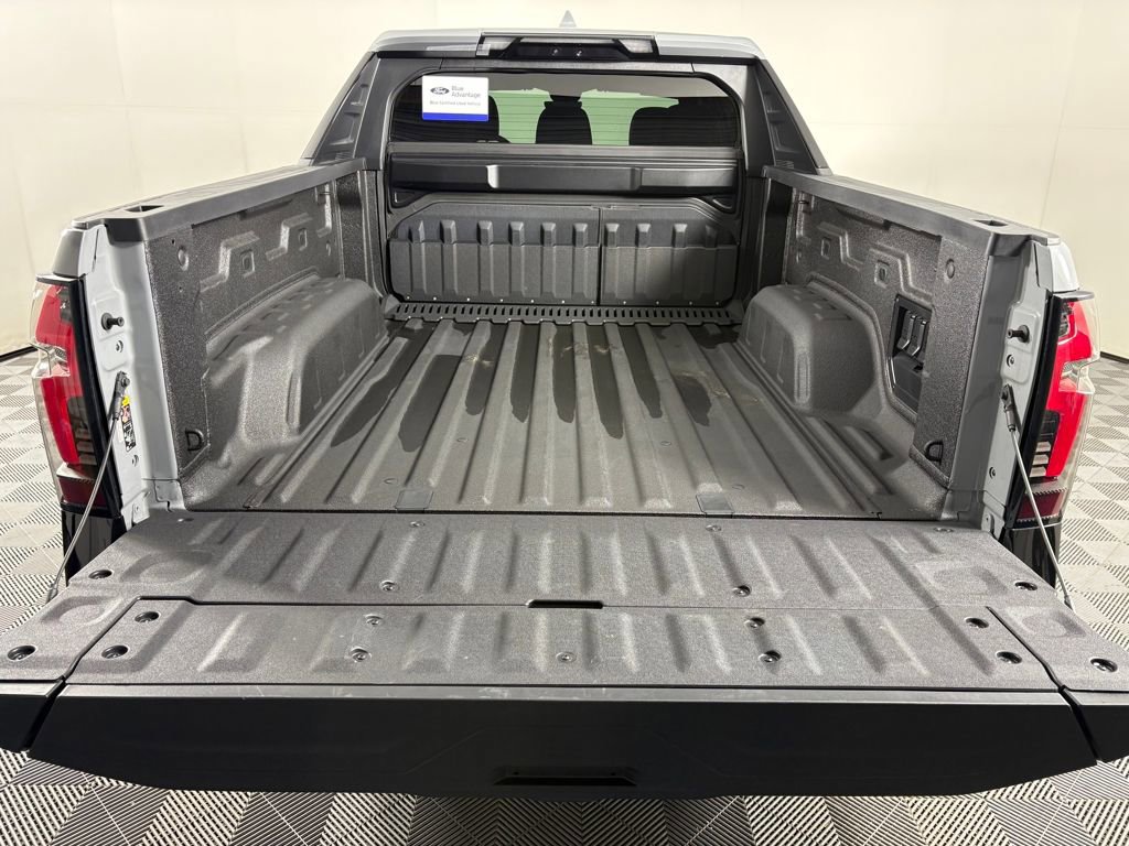 Used 2025 Chevrolet Silverado EV RST image 32