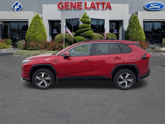 Used 2022 Toyota RAV4 SE w/ Weather & Moonroof Package image 3