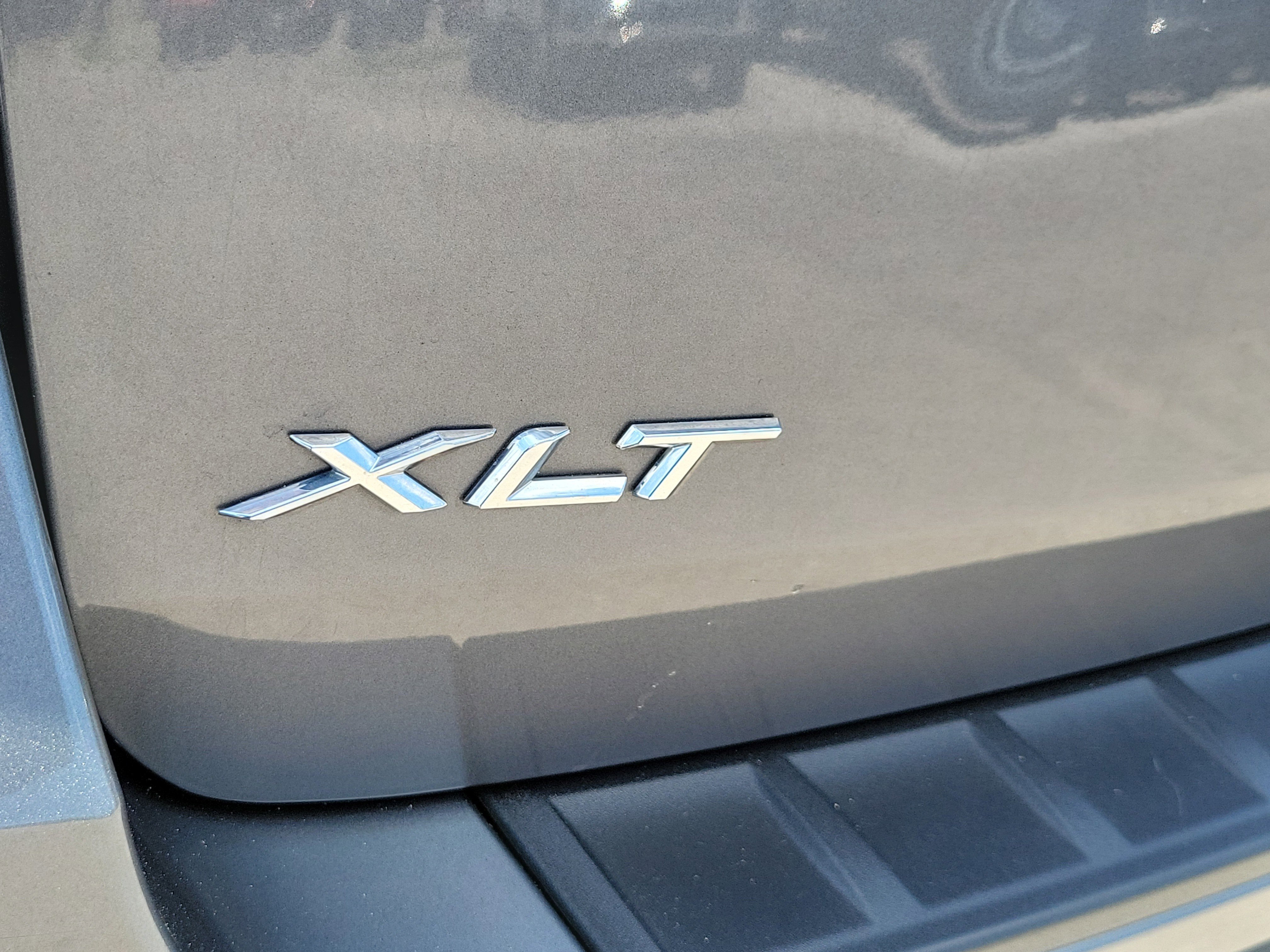 Certified 2023 Ford Explorer XLT w/ Equipment Group 202A RWD image 31