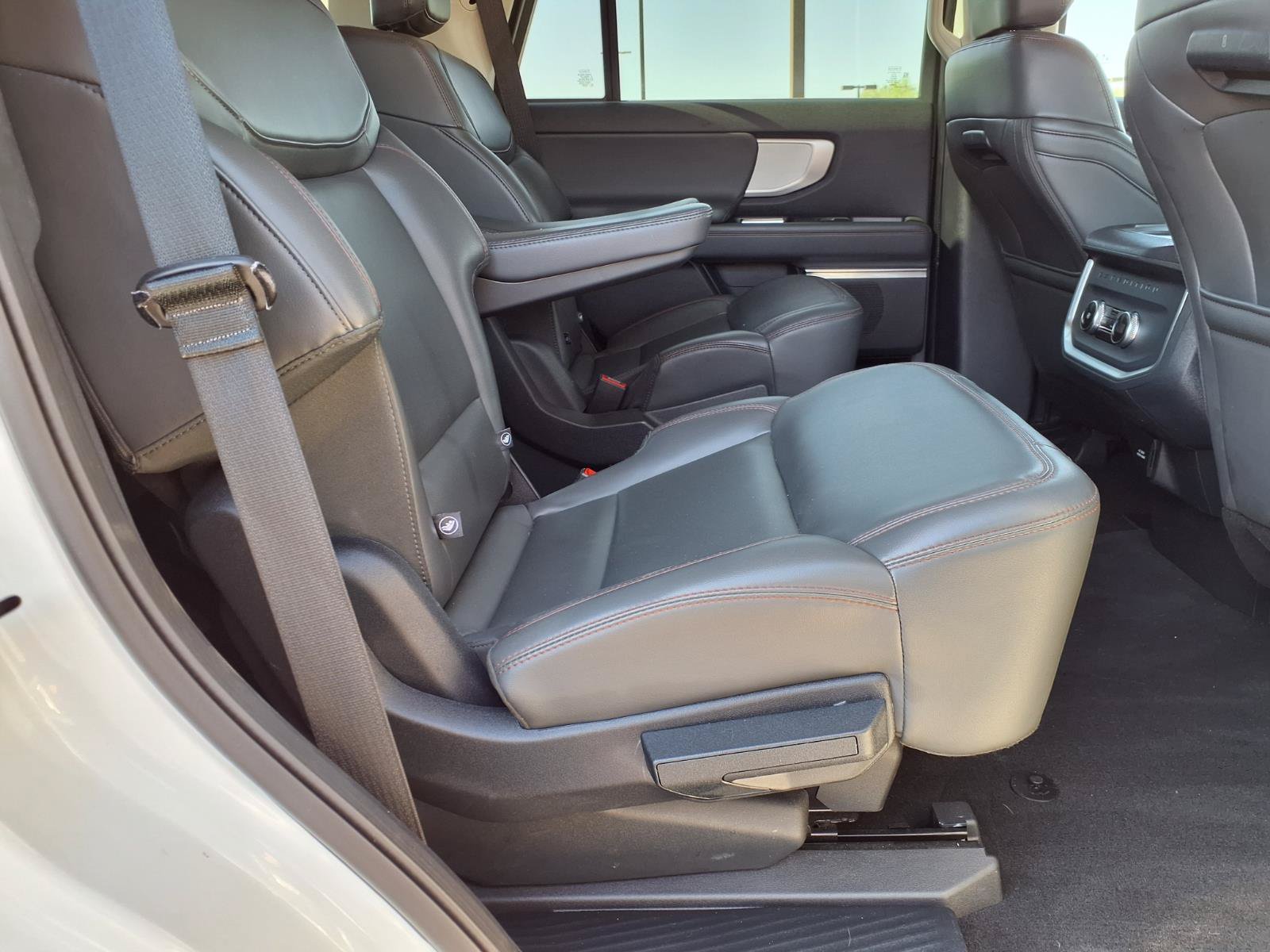 Certified 2025 Ford Expedition Active AWD/4WD image 14