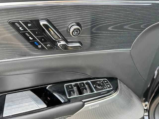 Used 2024 Cadillac Lyriq Sport AWD/4WD image 19