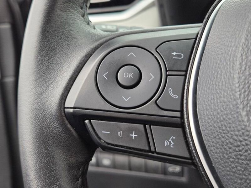 Used 2021 Toyota RAV4 Limited image 28