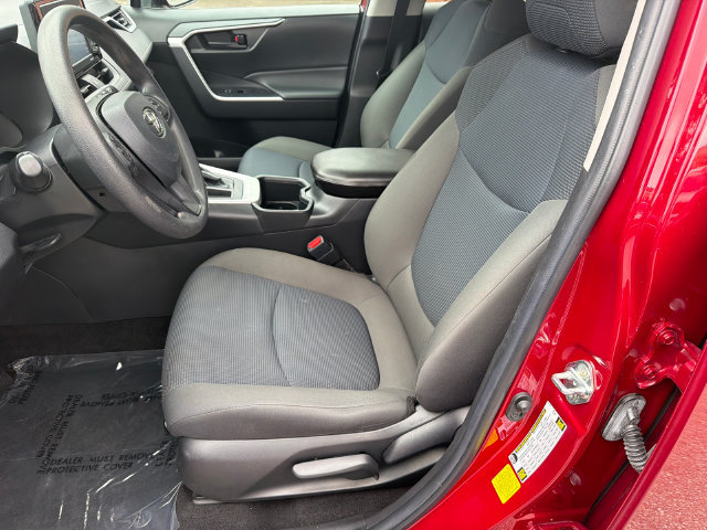 Used 2022 Toyota RAV4 LE FWD image 11