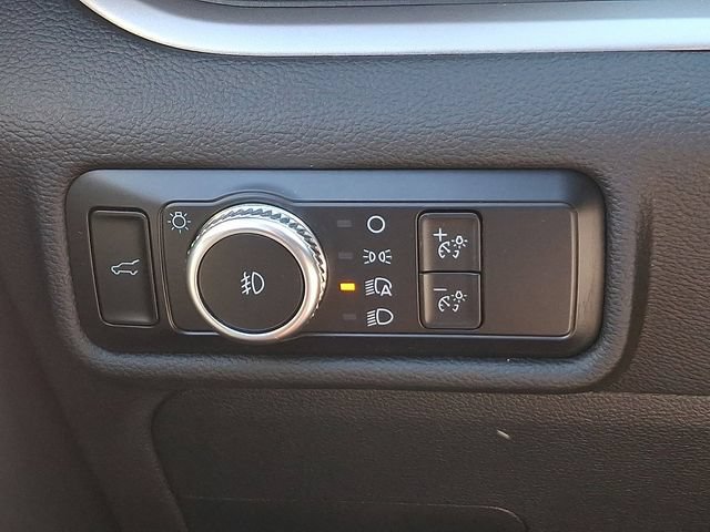 Certified 2022 Ford Explorer XLT w/ Equipment Group 202A AWD/4WD image 33