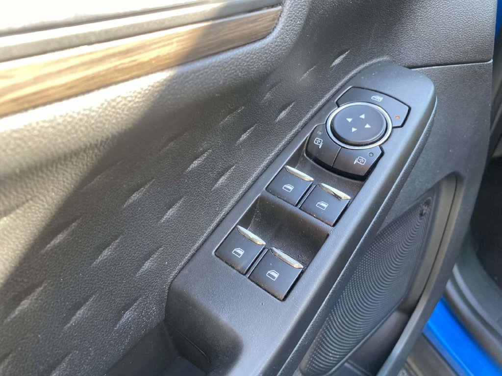 Certified 2020 Ford Escape Titanium AWD/4WD image 18