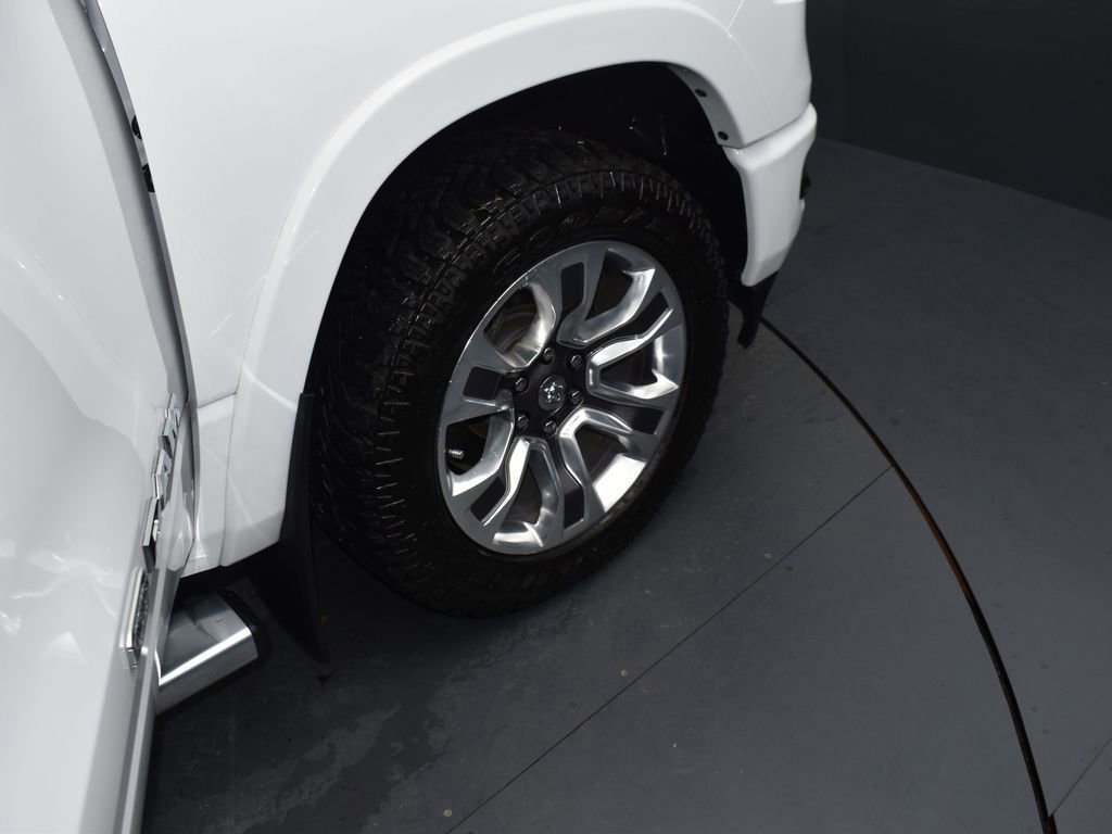 Used 2022 RAM 1500 Limited w/ Body Color Bumper Group image 19