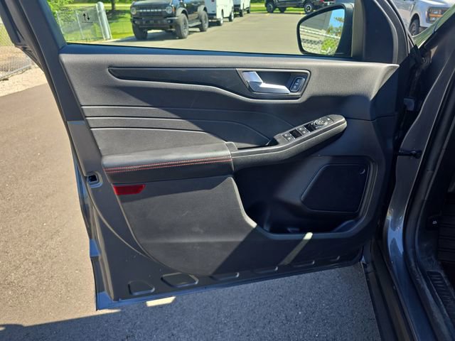 Certified 2024 Ford Escape ST-Line AWD/4WD image 11