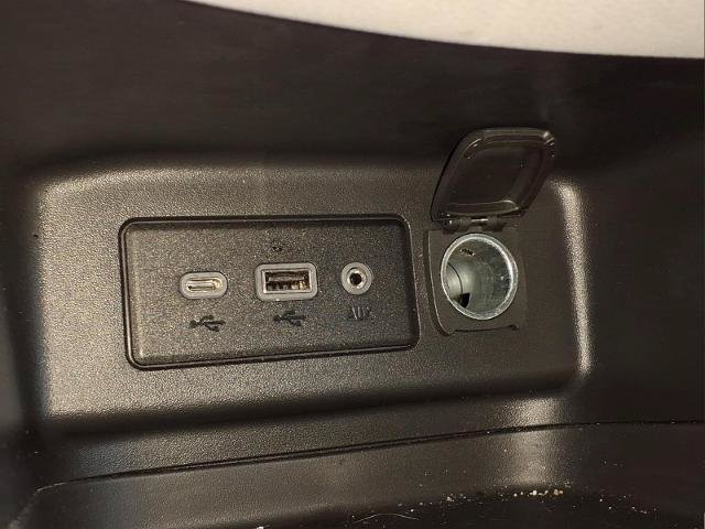 Used 2023 Chevrolet Equinox LT FWD image 21