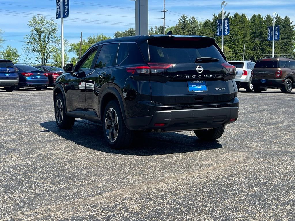 Used 2024 Nissan Rogue SV AWD/4WD image 6