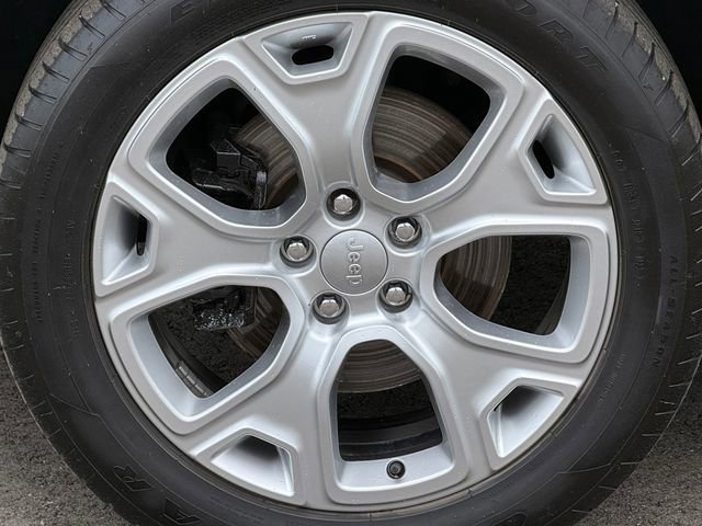 Used 2023 Jeep Renegade Limited AWD/4WD image 16