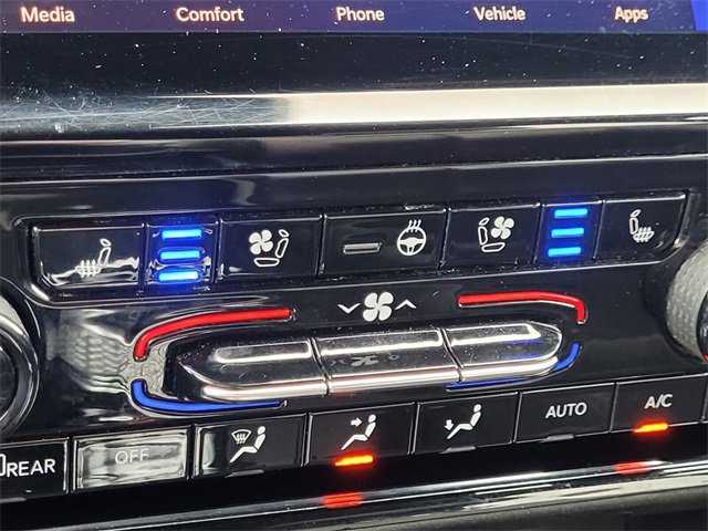 Used 2024 Jeep Grand Cherokee L Limited w/ Luxury Tech Group II image 26