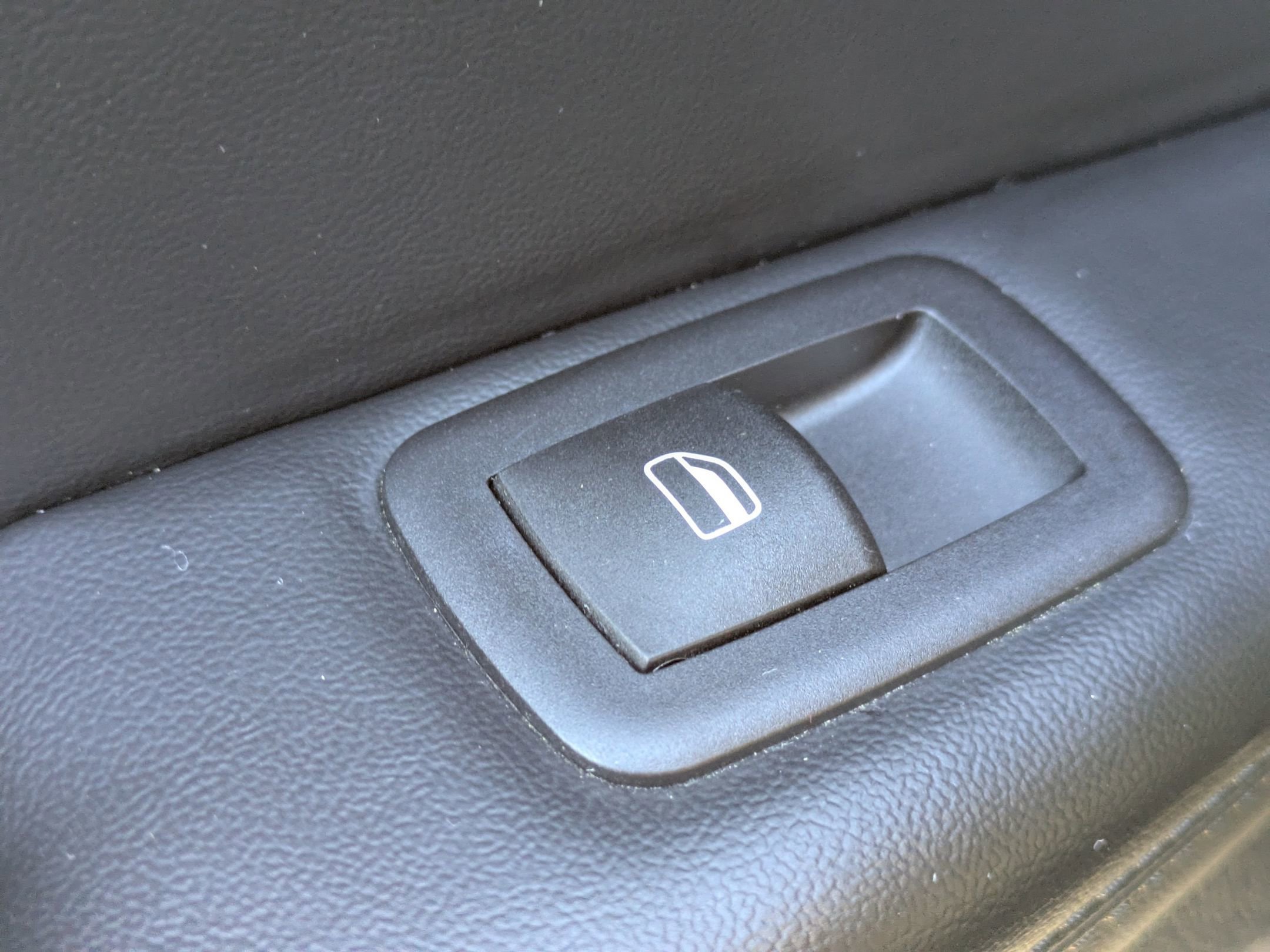 Used 2021 Jeep Grand Cherokee Laredo X image 25