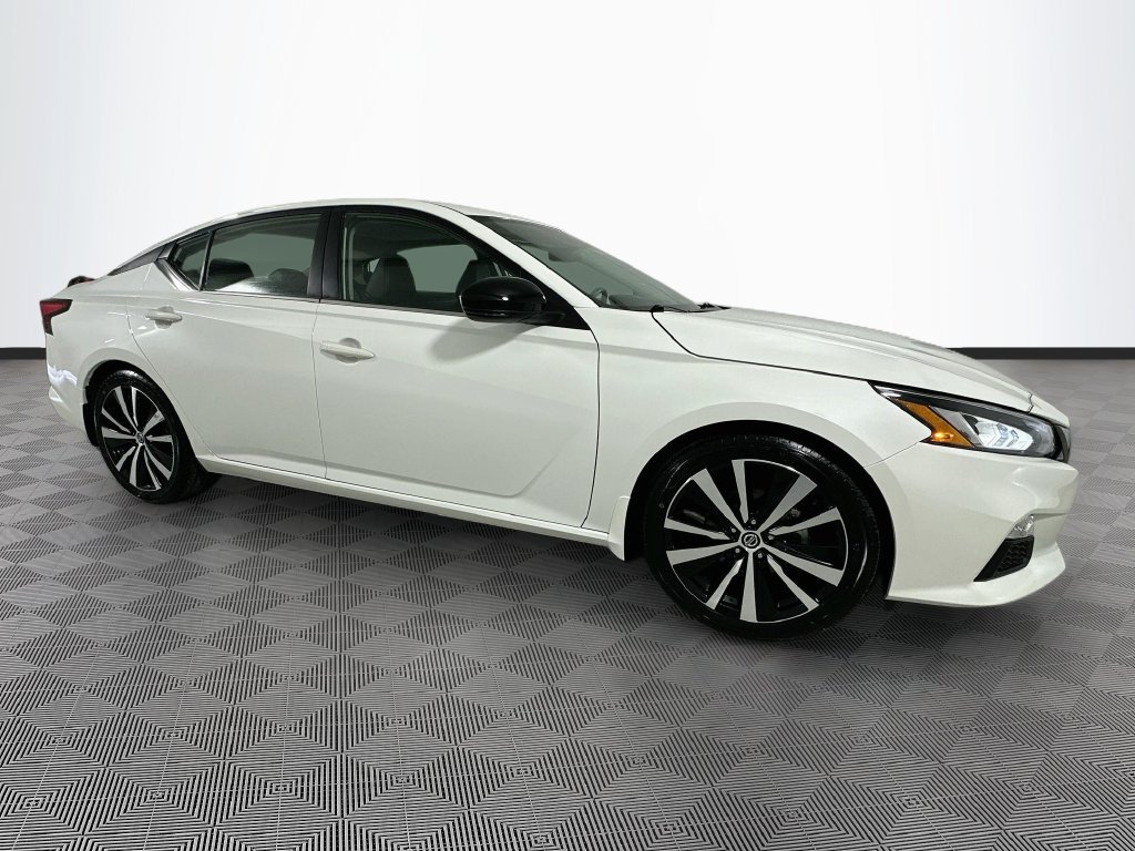 Used 2022 Nissan Altima 2.0 SR FWD image 11