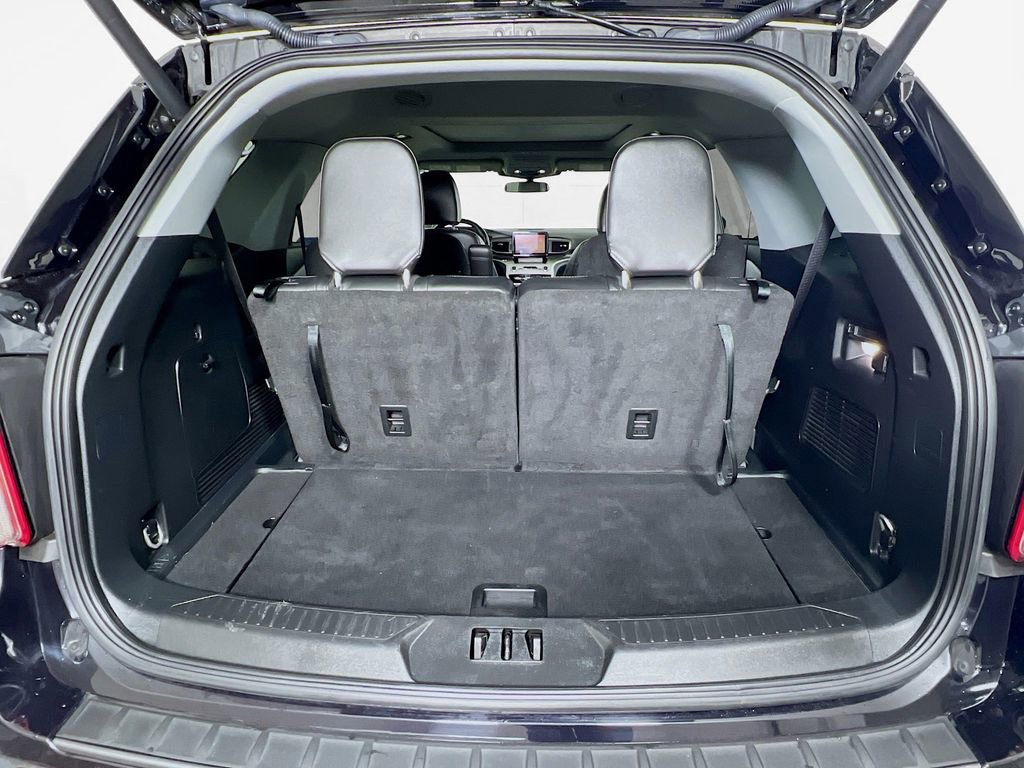 Certified 2024 Ford Explorer XLT w/ Equipment Group 202A image 31