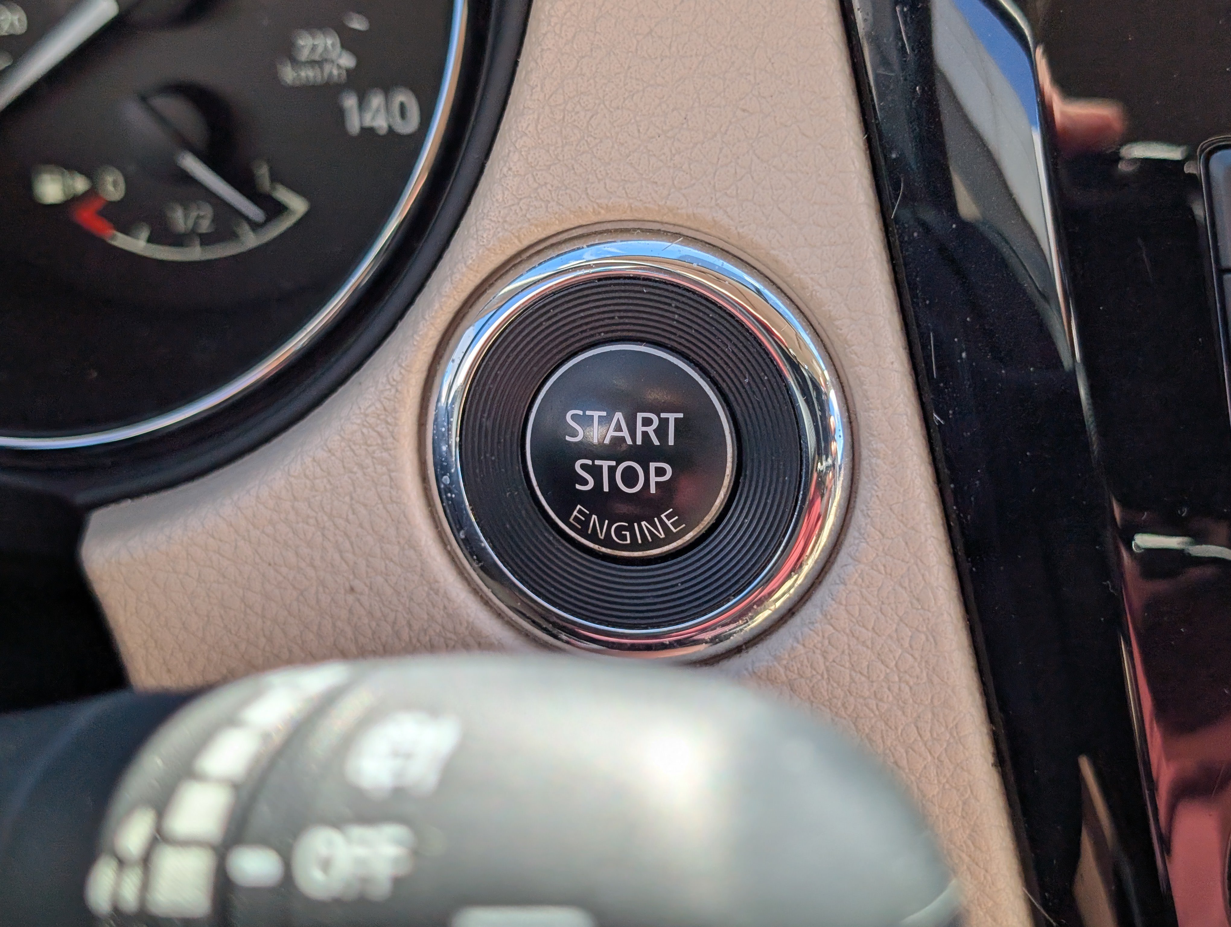 Used 2018 Nissan Rogue SV w/ Premium Package AWD/4WD image 28