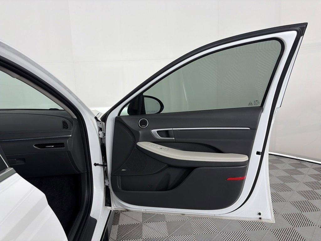 Used 2022 Hyundai Sonata Limited w/ Cargo Package image 29