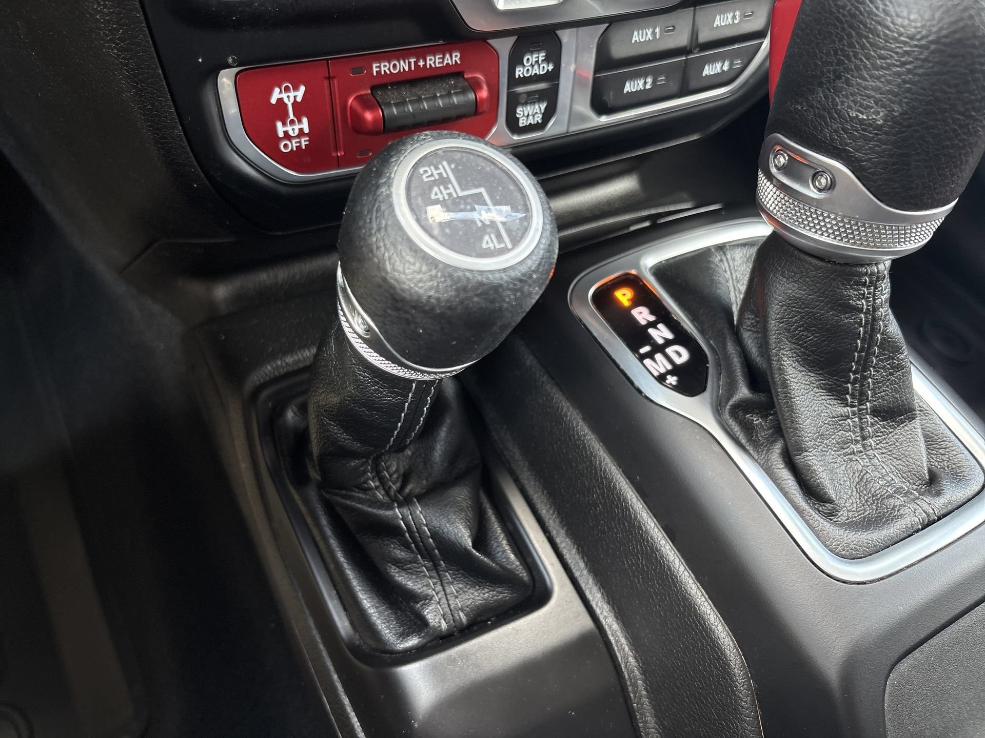 Used 2024 Jeep Wrangler Rubicon w/ Technology Group AWD/4WD image 8