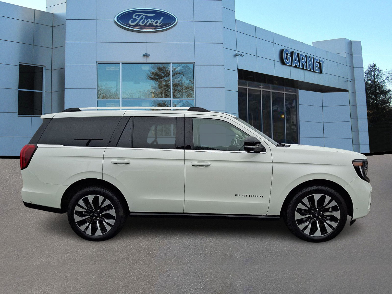 Certified 2025 Ford Expedition Platinum w/ Driver's Package AWD/4WD image 10