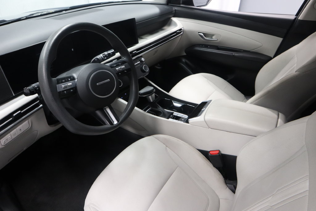 Used 2025 Hyundai Tucson SEL FWD image 16