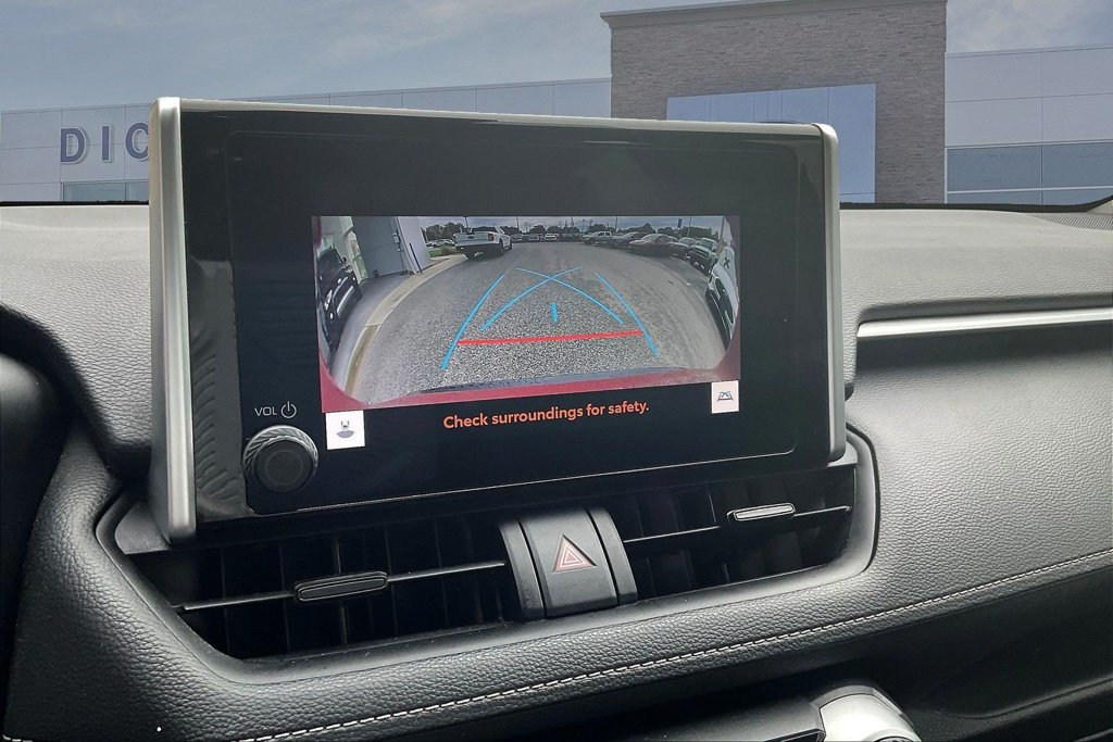 Used 2023 Toyota RAV4 XLE FWD image 14