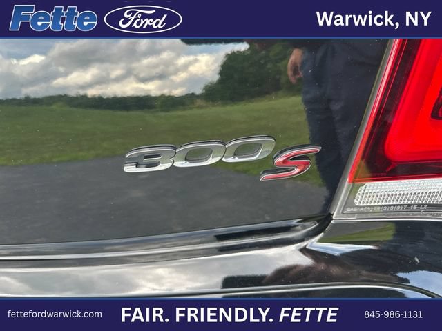 Used 2023 Chrysler 300 S w/ Comfort Group RWD image 9
